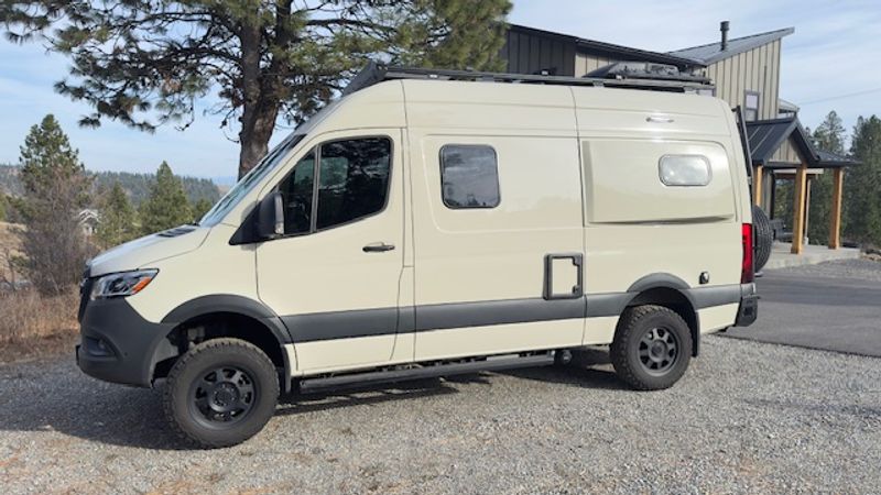 Picture 3/27 of a 2022 Winnebago Revel for sale in Spokane, Washington