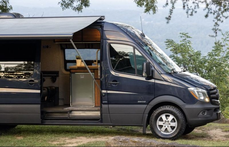 Picture 5/18 of a 2015 Mercedes-Benz Sprinter 250 for sale in Norris, Tennessee