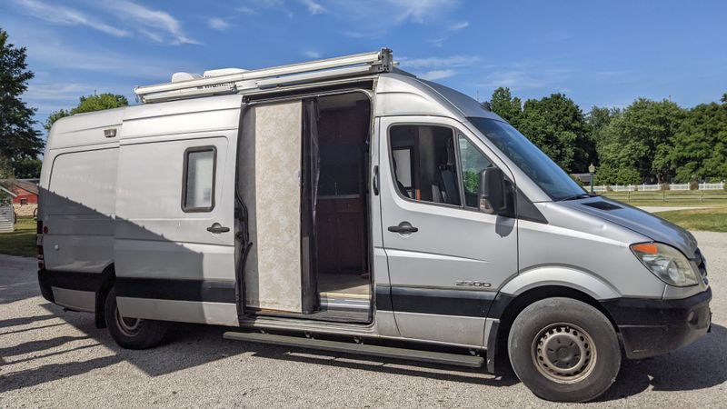 Picture 3/17 of a 2007 Converted Sprinter Van for sale in Amherst, Ohio