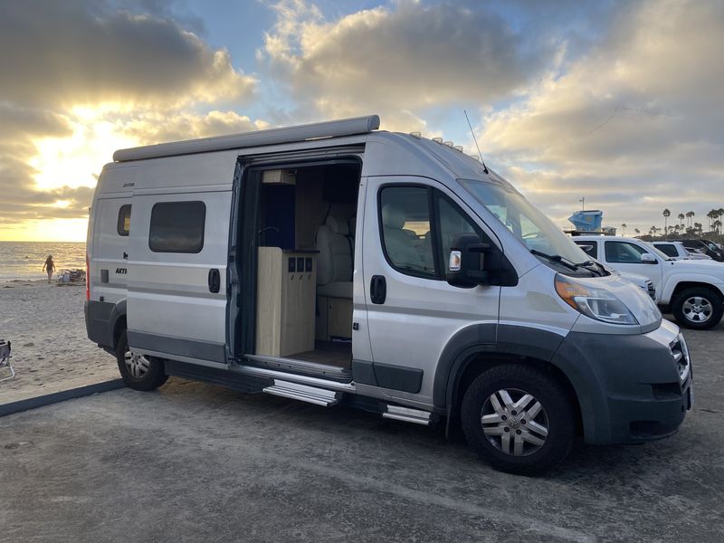 Picture 3/35 of a Best Layout CamperVan 2017 Hymer Aktiv for sale in Encinitas, California