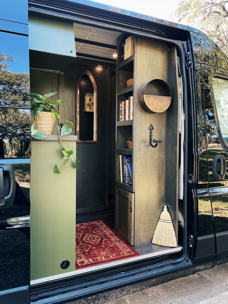 Picture 3/18 of a Charming Luxury Professional Build, 4-Season Adventuremobile for sale in Portland, Oregon