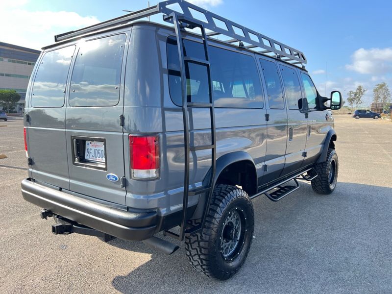 Picture 2/9 of a 2000 Ford E-350 for sale in Dillon, Colorado