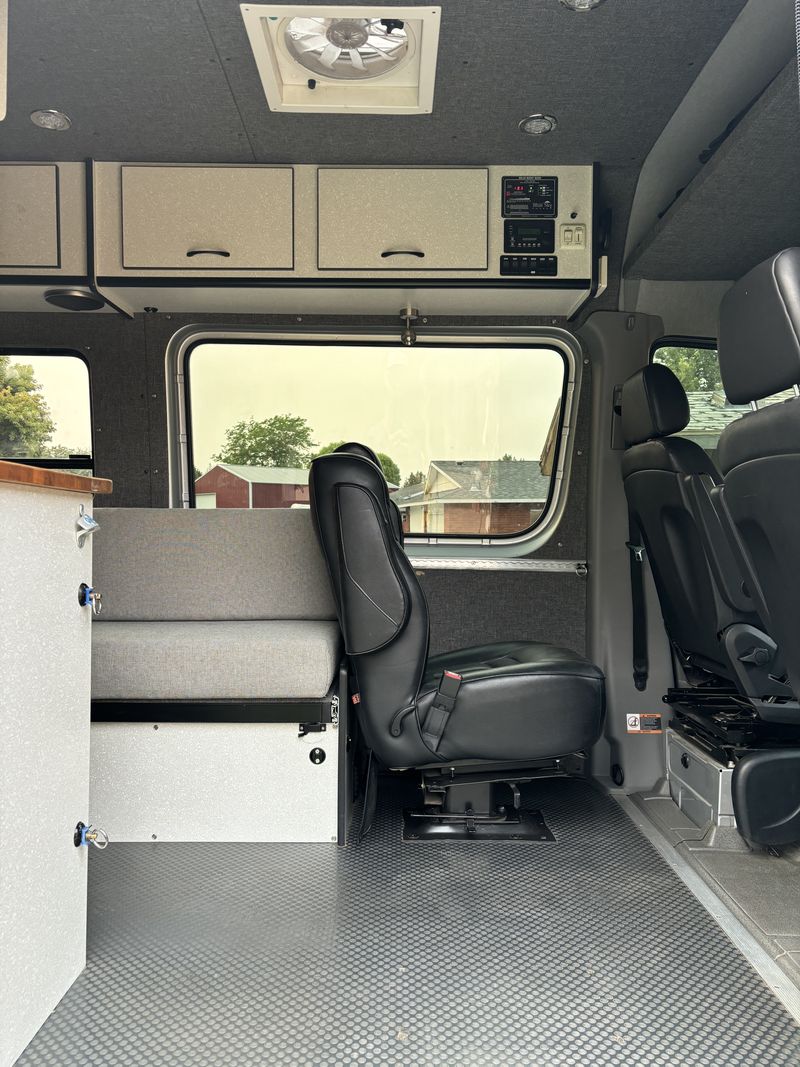 Picture 5/10 of a 2015 Mercedes Sprinter 2500 for sale in Nampa, Idaho