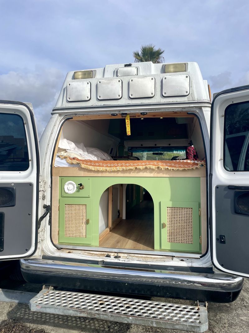 Picture 4/10 of a 4x4 Ford E350 EX-Ambulance for sale in San Diego, California