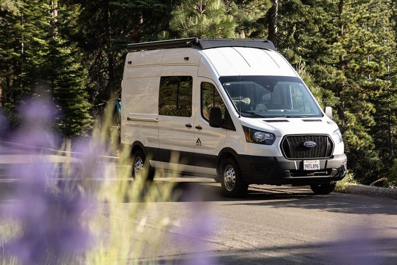 Picture 3/35 of a 2023 AWD Transit bright interior for sale in South Lake Tahoe, California