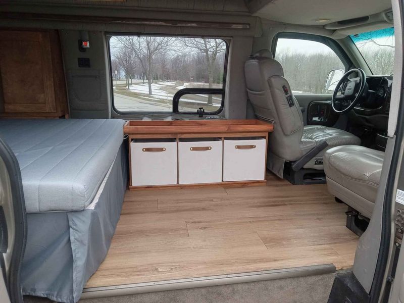 Picture 4/20 of a 2002 GMC Savana Hi-Top Explorer Conversion  for sale in Neenah, Wisconsin