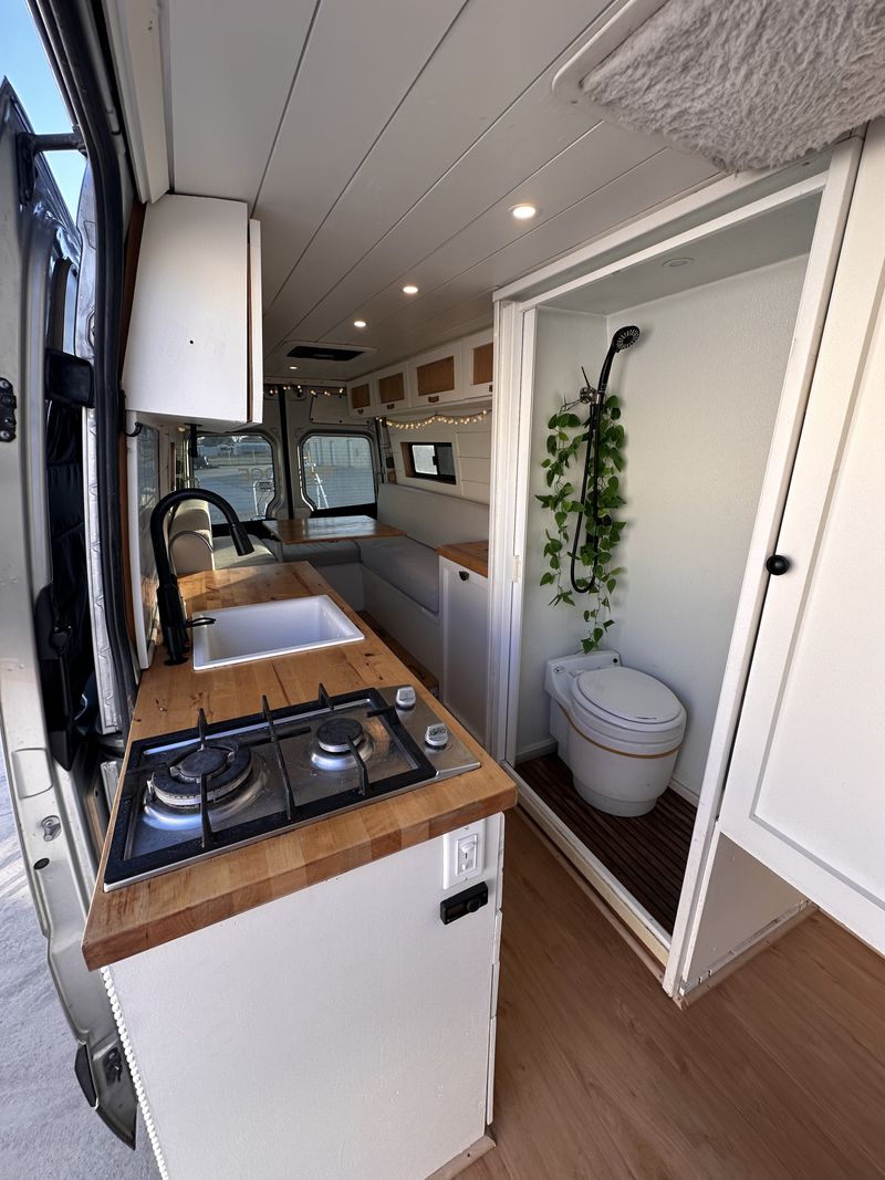 Picture 3/17 of a Newly Renovated Fully Off-Grid 2015 Mercedes Sprinter  for sale in Austin, Texas