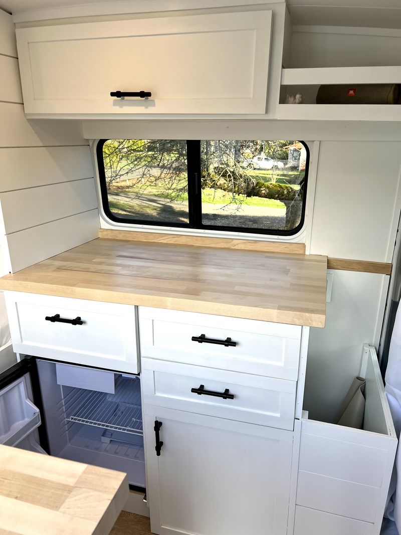 Picture 5/12 of a 2018 Ford Transit 250 148" Med Roof w/Murphy Bed - New Build for sale in Eugene, Oregon