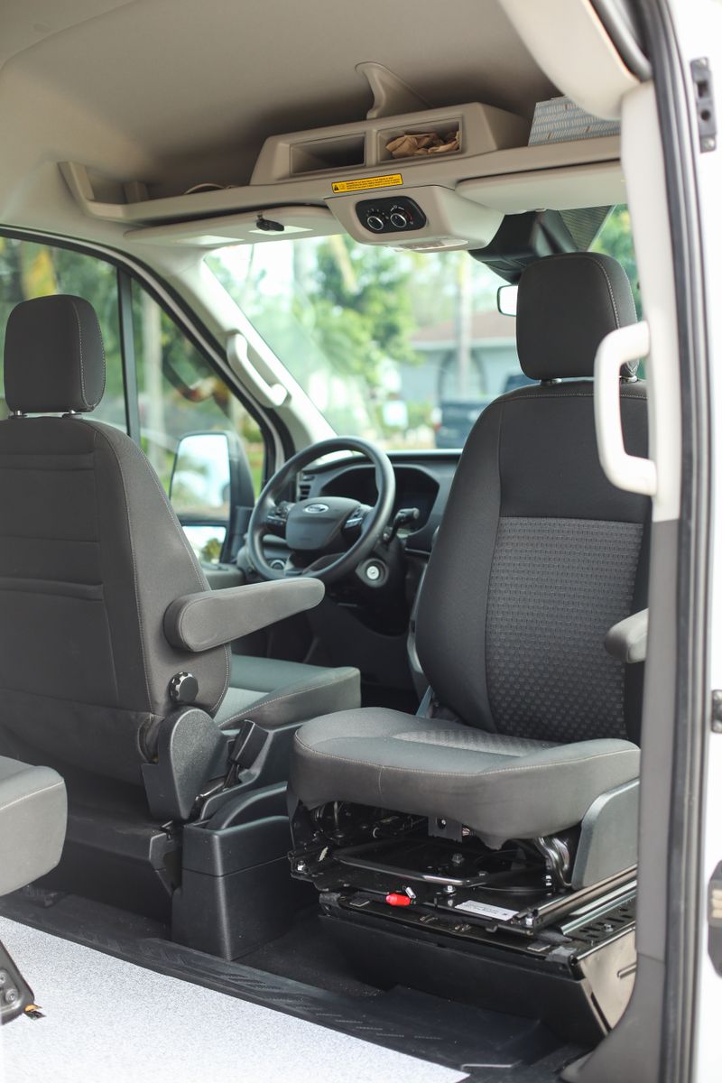 Picture 5/18 of a 2020 Ford Transit Mid-roof Passenger Wagon for sale in Cape Coral, Florida