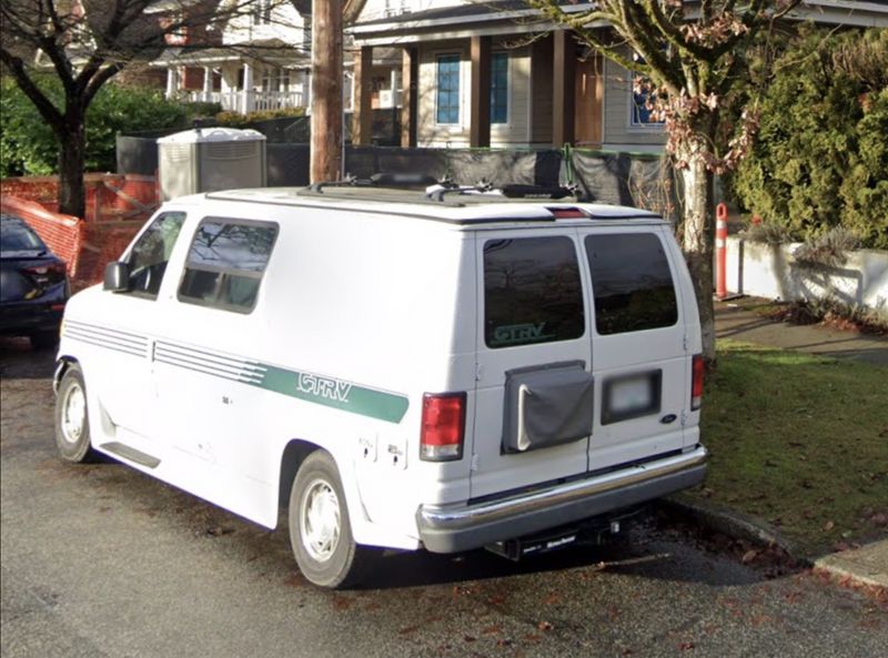 Picture 3/7 of a 2000 Ford E-250 GTRV (Vancouver Canada) for sale in Blaine, Washington