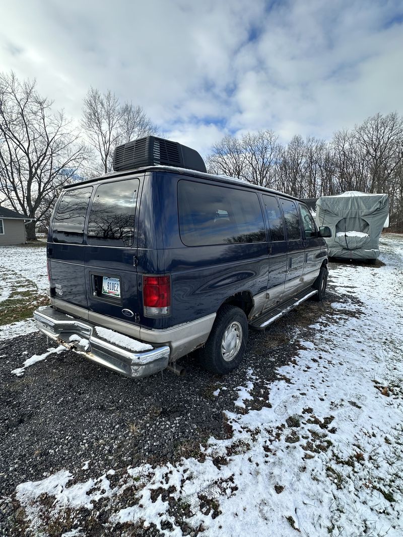 Picture 3/23 of a 2002 Ford Ecoline E150 Camper van  for sale in Churubusco, Indiana