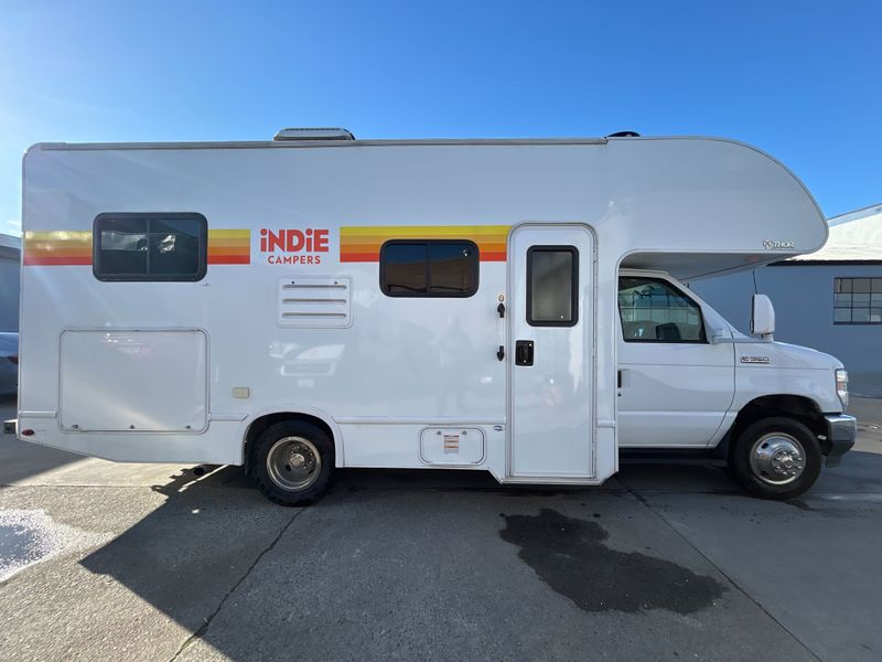 Picture 3/30 of a Ford E-350 Motorhome • L3H2 • Diesel • Self-Contained for sale in Miami, Florida