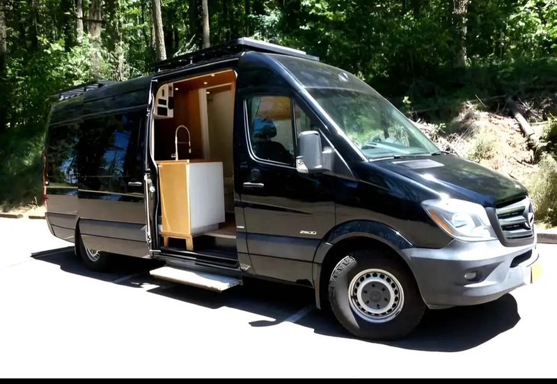 Picture 1/15 of a 2014 mercedes benz sprinter 170" wheelbase for sale in Coquille, Oregon