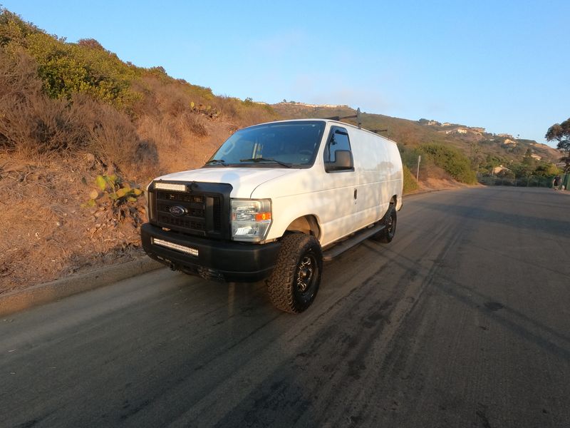 Picture 2/15 of a 2008 Ford E250 Off-Road Weekender for sale in Laguna Beach, California