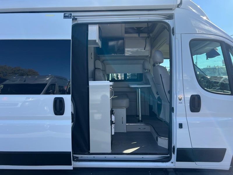 Picture 4/27 of a Thor 2022 Tellaro 20A - RAM 3500 Pro Master for sale in Las Vegas, Nevada