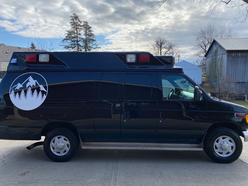 Picture 4/22 of a "Wally" - Perfect Little Camper - Ford e350 7.3 liter for sale in Cincinnati, Ohio