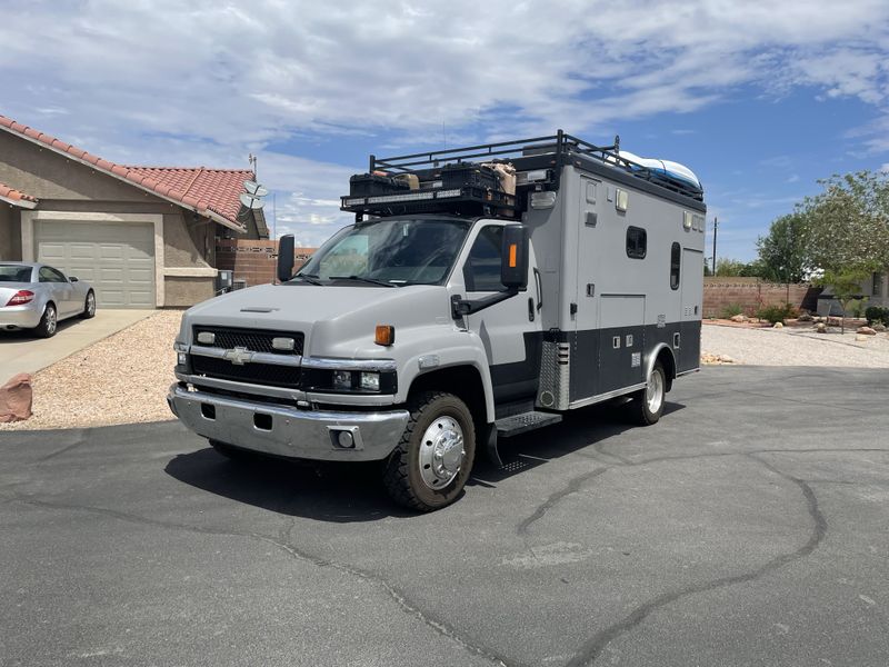 Picture 1/28 of a 2009 Kodiak C4500 for sale in Las Vegas, New Mexico