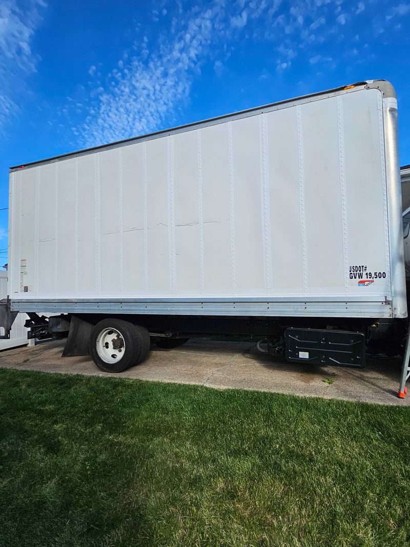Picture 4/5 of a 2017 Isuzu NRR 18' Box (Currently being built) for sale in Parkville, Maryland