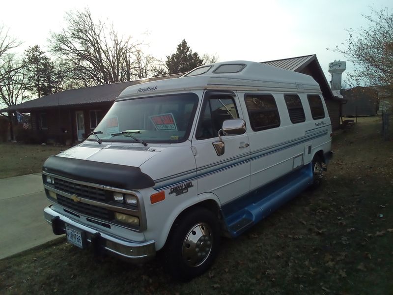 Picture 3/4 of a 1995 Road trek  for sale in Branson, Missouri