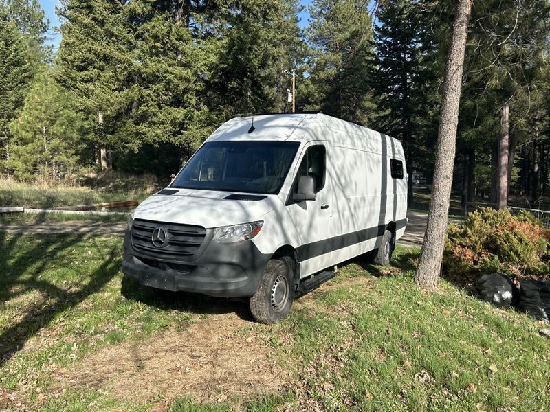 Picture 1/11 of a 2020 Mercedes Sprinter 4x4 High Roof 170 for sale in Los Angeles, California