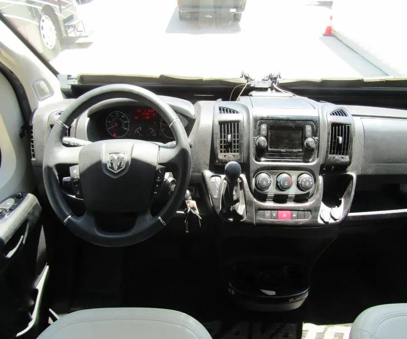 Picture 3/17 of a 2021 Winnebago Travato 59K for sale in Mesa, Arizona