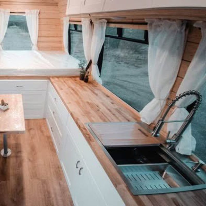 Picture 4/8 of a Lifted 2008 Ford E-350 Dually Camper Conversion. Clean Title for sale in Nashville, Tennessee