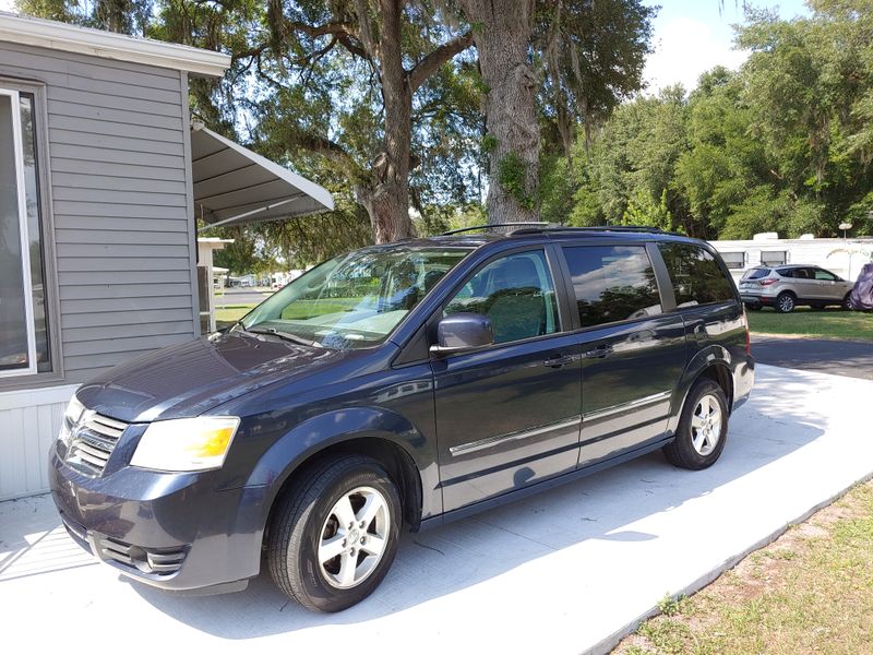 Picture 3/12 of a 2008 Dodge Grand Caravan for sale in Dade City, Florida