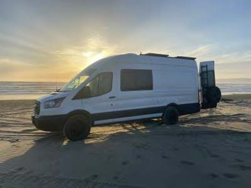 Picture 2/17 of a Self-contained solar 2019 Ford Transit high roof for sale in Medford, Oregon