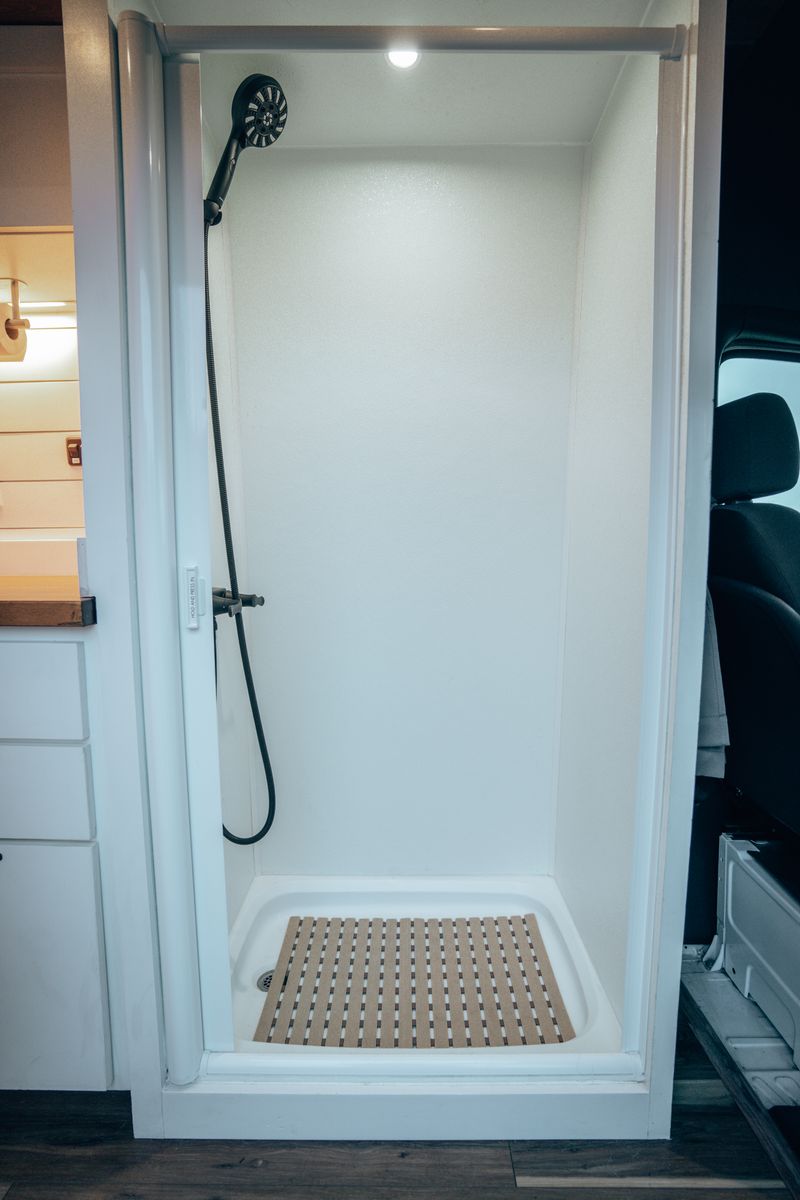 Picture 5/9 of a 2021 Mercedes Sprinter Custom Campervan for sale in Rancho Cordova, California