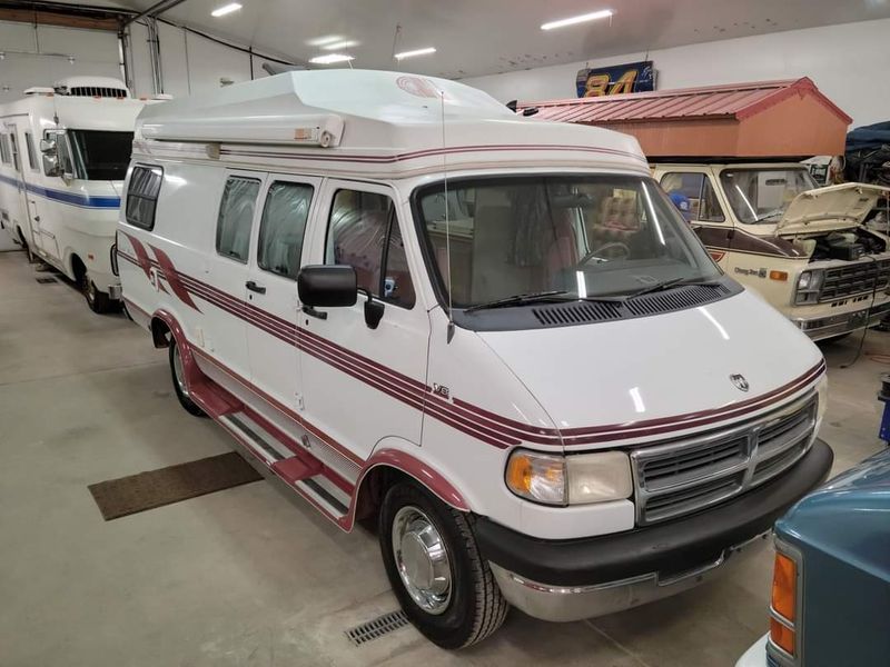 Picture 1/15 of a 95 Dodge B3500 Coach House  for sale in Riverside, Iowa