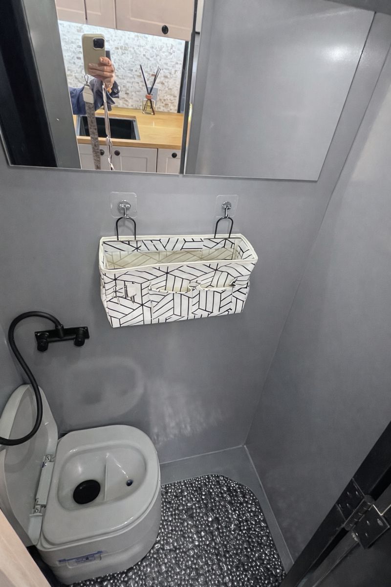 Picture 4/19 of a AWD 170 Montreal camper van with Bed Lift & wet bath for 4-5 for sale in Big Bear City, California