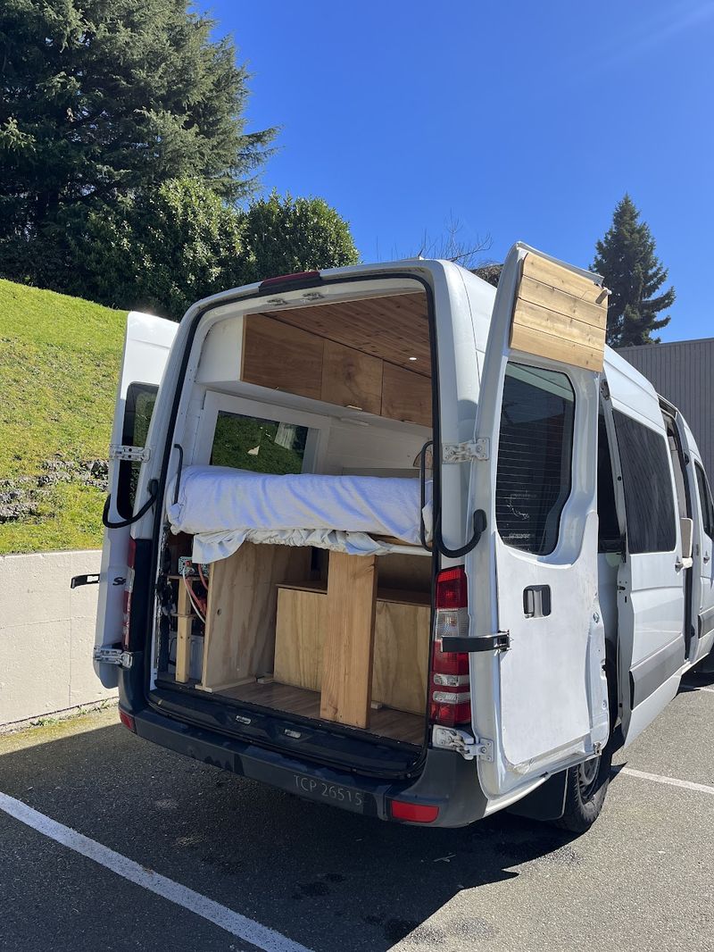 Picture 2/32 of a 2011 Mercedes-Benz sprinter 2500 170" wb extended length for sale in Seattle, Washington