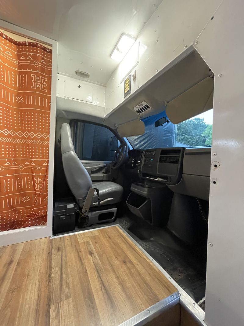 Picture 3/18 of a 2006 Chevy express  Campervan for sale in Orlando, Florida