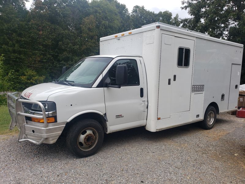 Picture 2/19 of a 2015 Chevy Express 4500 for sale in Benton, Kentucky