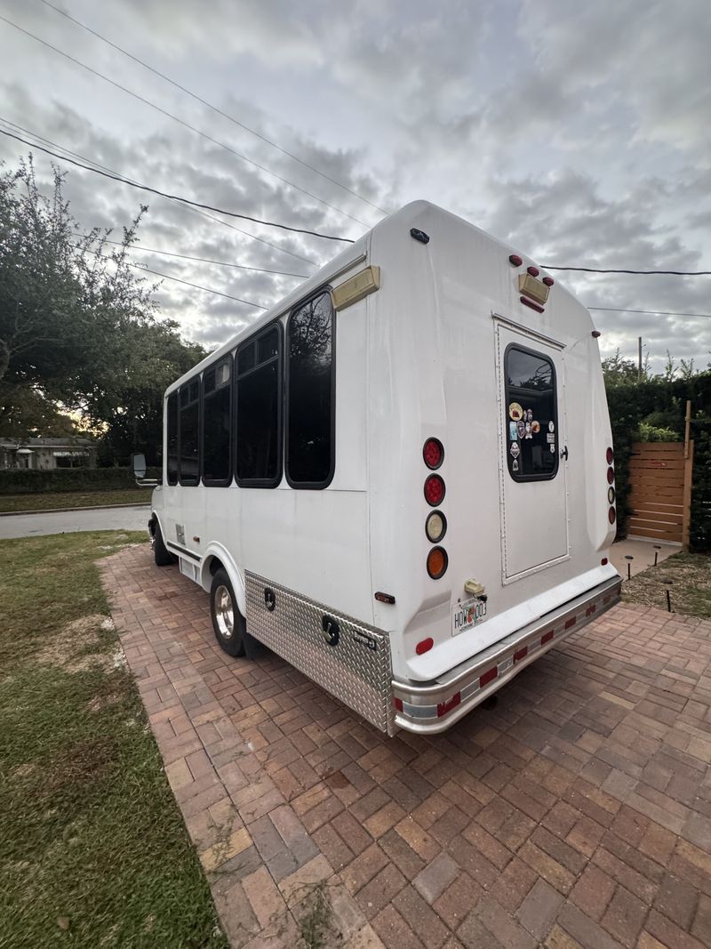 Picture 2/37 of a 2009 Chevrolet Express for sale in Orlando, Florida