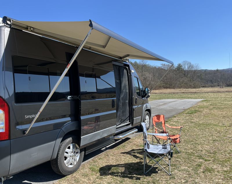 Picture 3/30 of a 2018 Roadtrek Simplicity for sale in Brevard, North Carolina