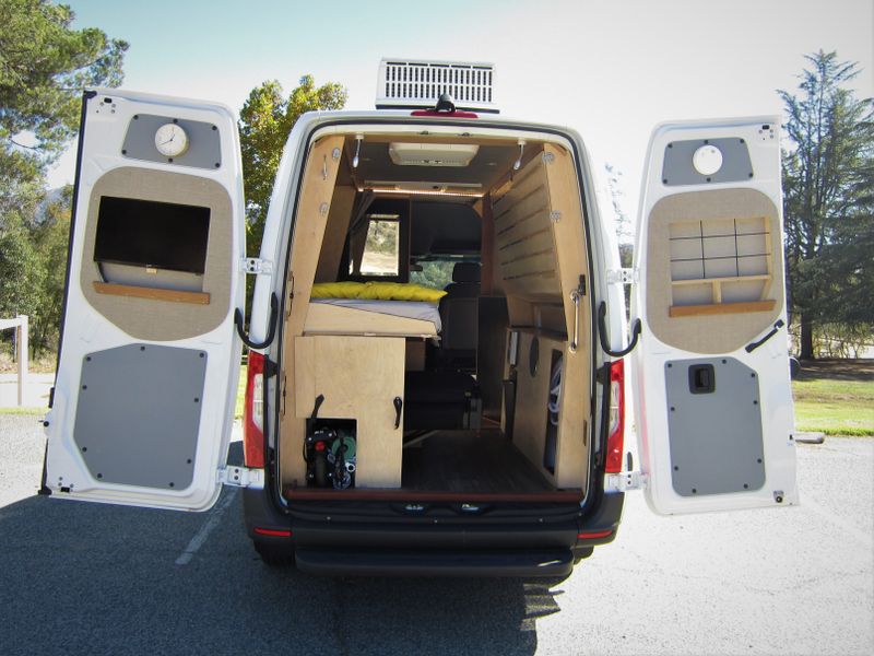 Picture 5/21 of a 2020 SPRINTER Seats 4 and Sleeps 2 in 144" WB for sale in Loma Linda, California