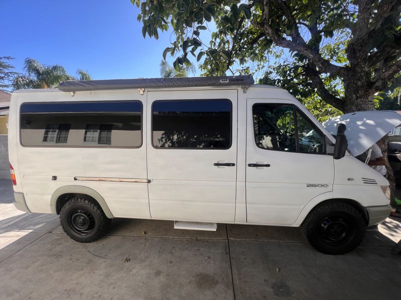 Picture 2/29 of a 2004 Dodge Sprinter 2500 Camper Van - $26,499 (Los Angeles) for sale in Los Angeles, California