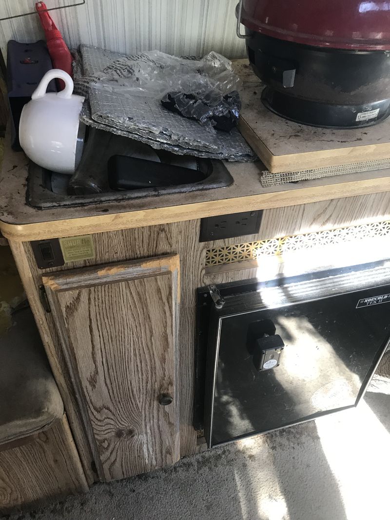 Picture 5/8 of a 1988 Ford Fiesta Econoline E-250 for sale in Mariposa, California