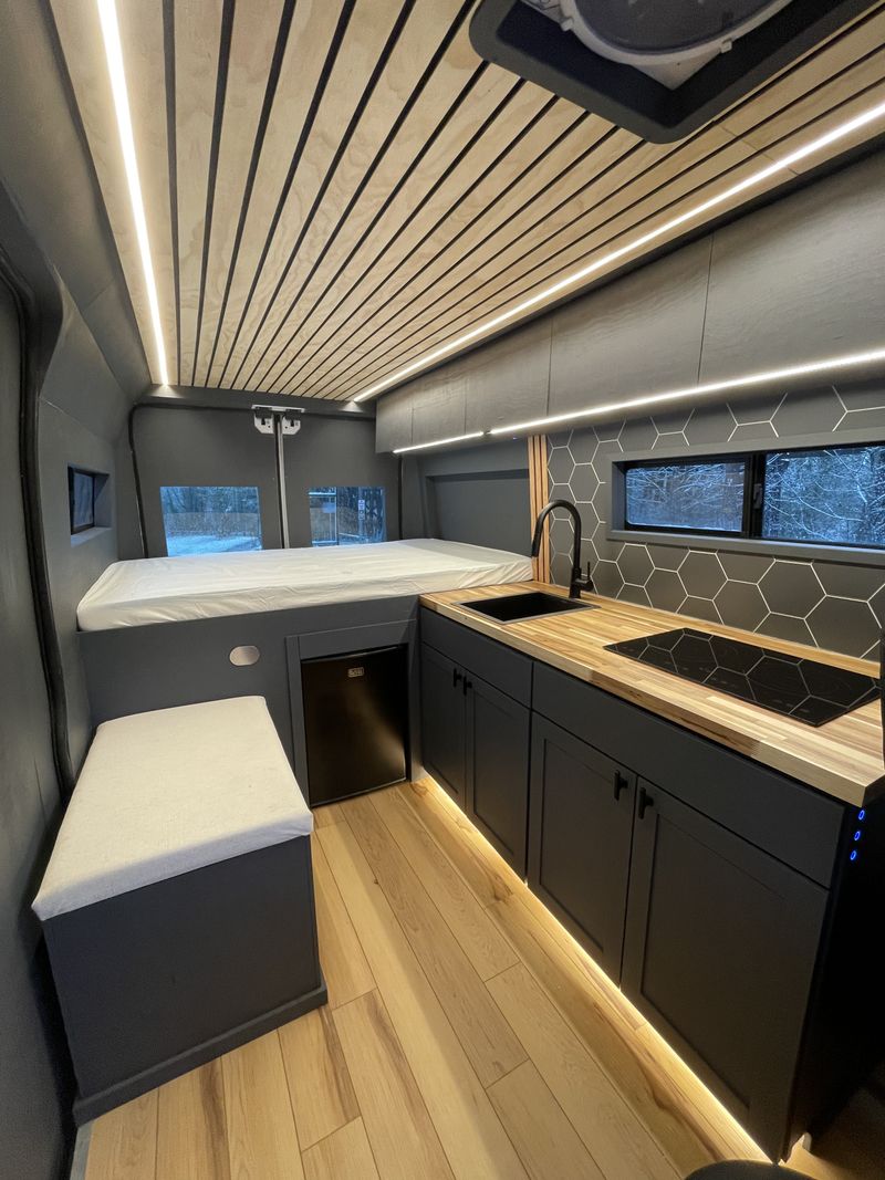 Picture 1/28 of a 2019 Ram Promaster for sale in Albany, Oregon