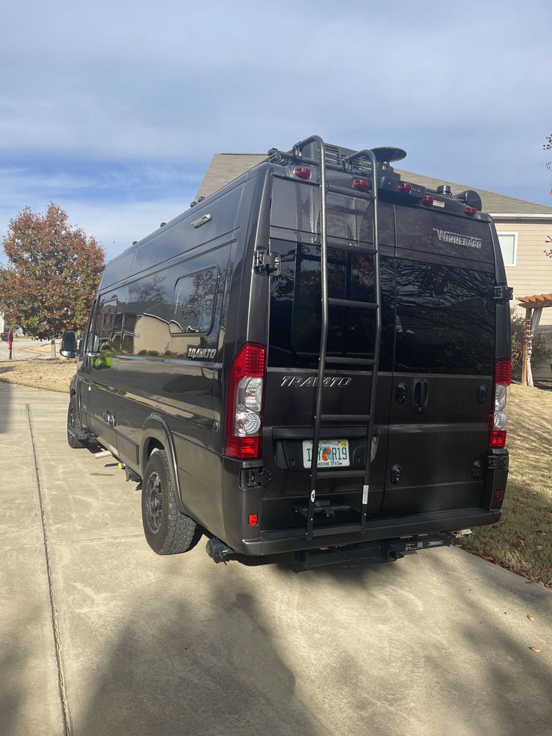 Picture 3/22 of a Winnebago Travato Class B for sale in Winter Springs, Florida