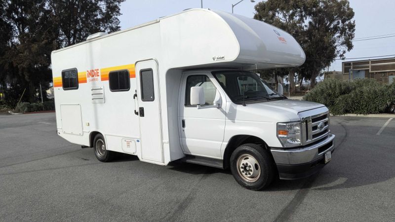 Picture 1/24 of a Thor Motor Coach Four Winds 22E - for sale in Phoenix, Arizona