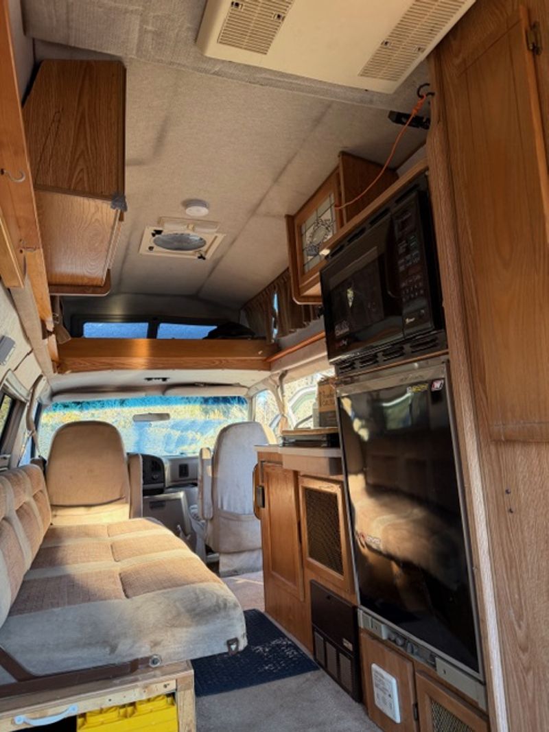 Picture 2/10 of a 1996 Ford E250 / Coachman Camper Van for sale in Glenwood Springs, Colorado