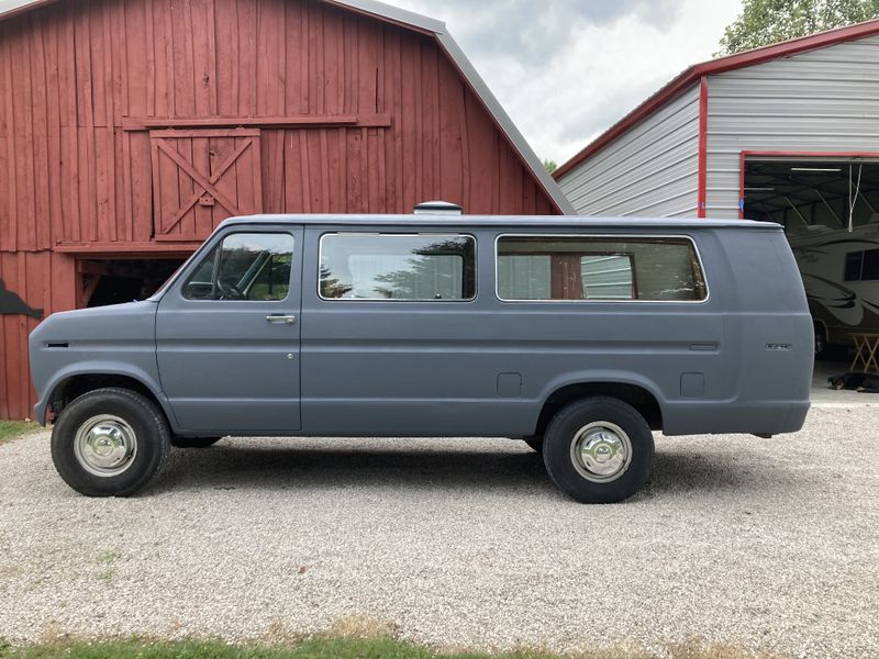 Picture 4/9 of a 1991 Ford E-350 for sale in Hodgenville, Kentucky