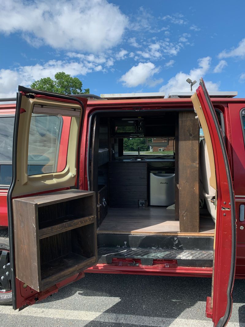 Picture 2/16 of a 1999 Ford E-Series Campervan for sale in Easton, Maryland