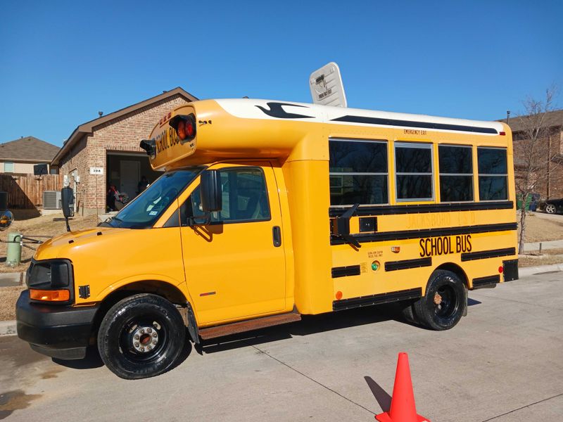 Picture 3/20 of a 2009 Chevrolet Express 3500 Bluebird School Bus for sale in Denton, Texas