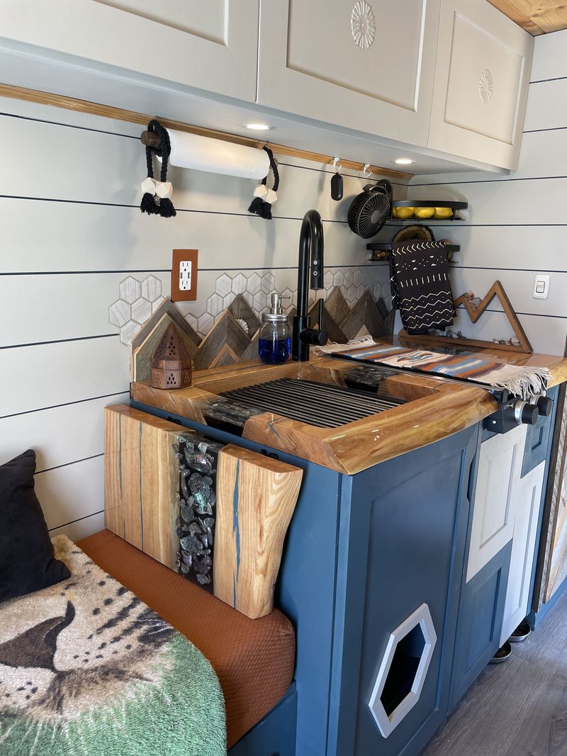 Picture 5/17 of a 2019 RAM Promaster 3500 built for 2 with Pets for sale in Boulder, Colorado