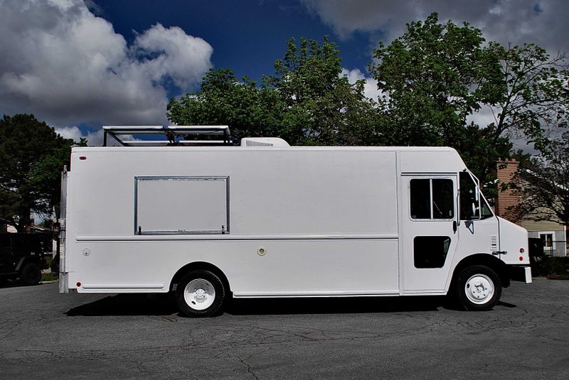 Picture 5/16 of a 2009 frightliner Mt45 Campervan for sale in West Valley City, Utah
