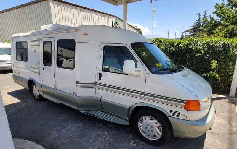 Picture 1/24 of a 2002 Winnebago Rialta HD #966 for sale in Yucaipa, California