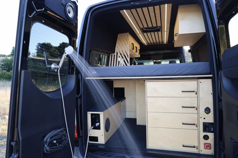 Picture 5/31 of a 2022 Sprinter 4x4 - Luxury Off-Grid Van - 19k miles for sale in Palo Alto, California
